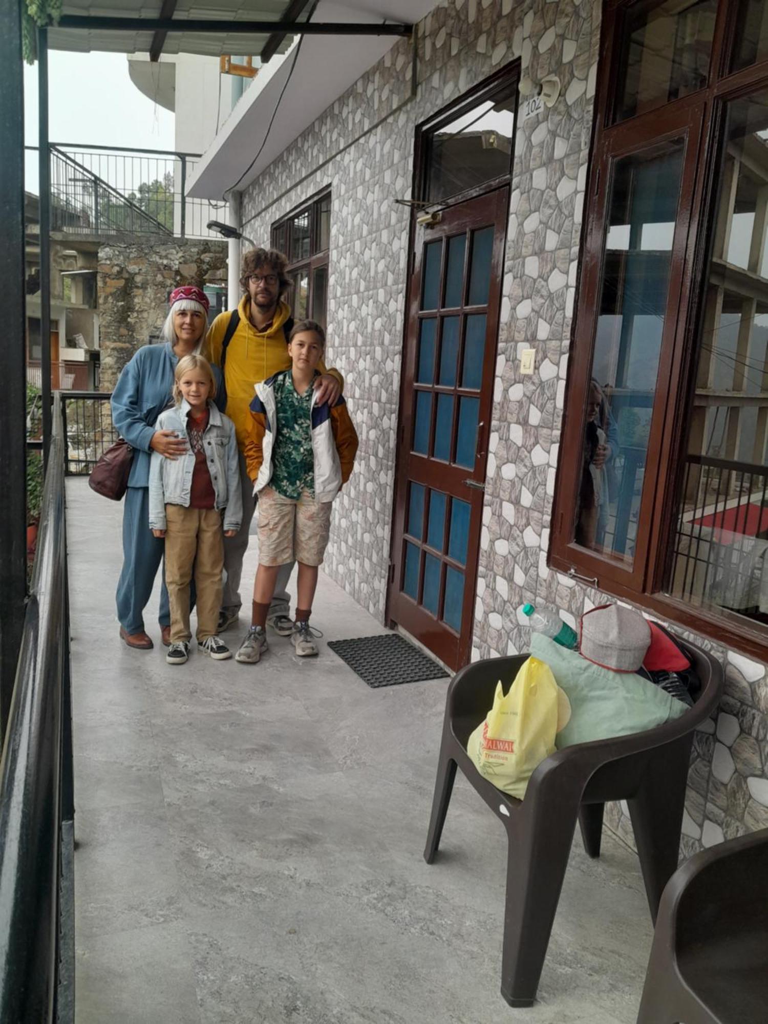 Mountain And Peace Apartment Shimla Exterior foto