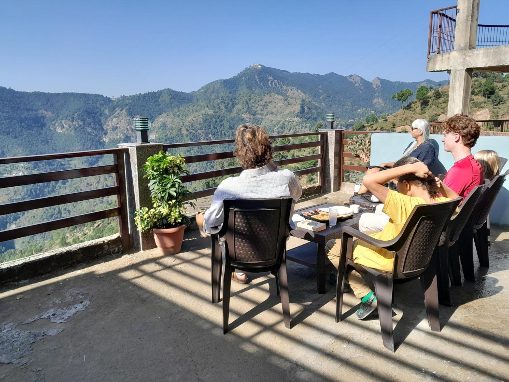 Mountain And Peace Apartment Shimla Exterior foto