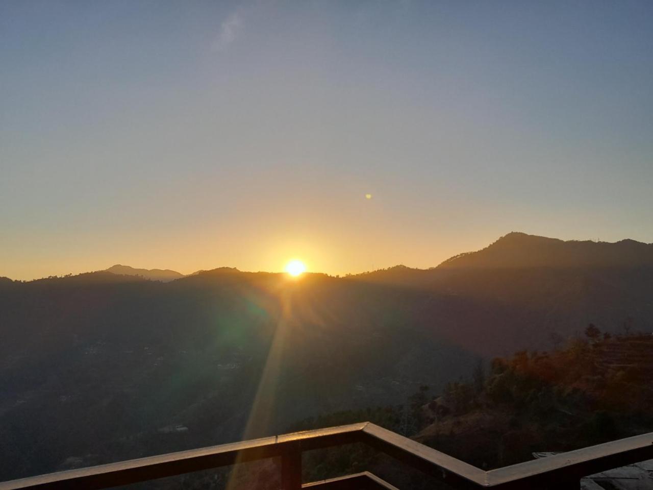 Mountain And Peace Apartment Shimla Exterior foto